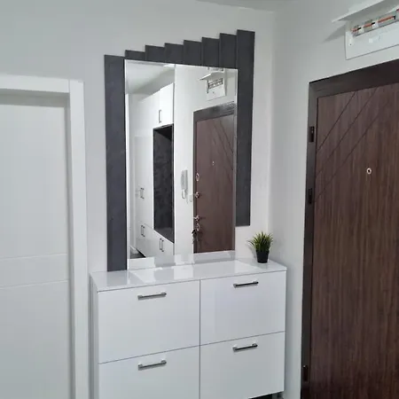 Apartment Модерен И Стилен Апартамент За Гости 