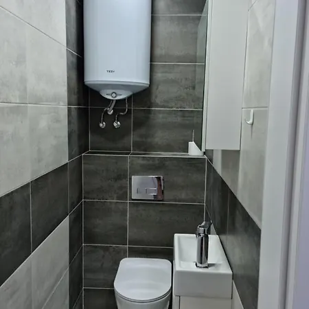 Apartment Модерен И Стилен Апартамент За Гости 